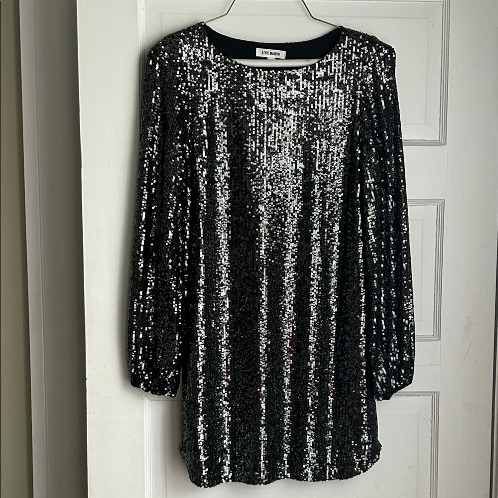 Steve Madden Black and Silver Sequin Long Sleeve Dress